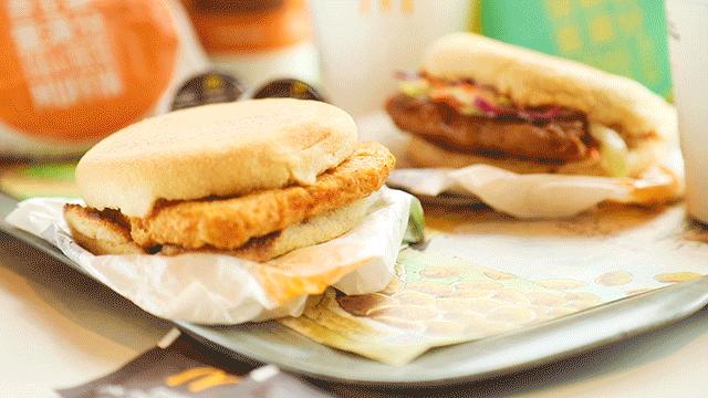 麦当劳早餐9.9买一送一领30优惠券,麦当劳早餐6折卡哪里买