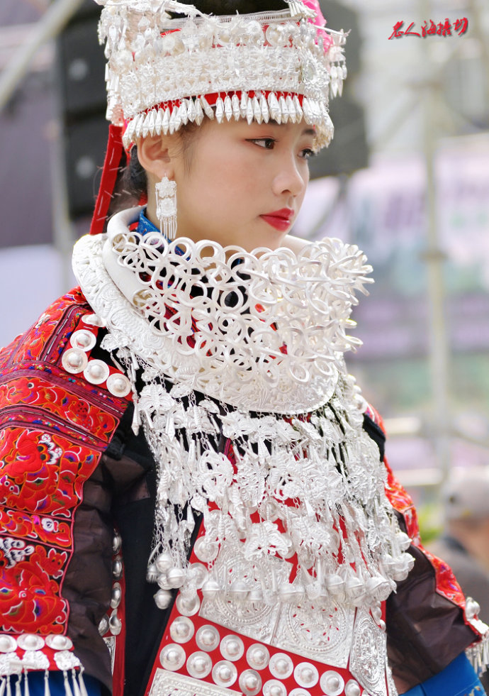 探访苗族银饰,苗族风情拨银饰