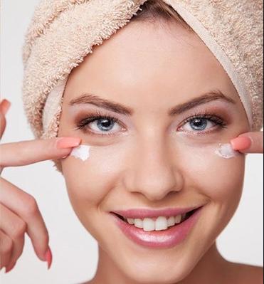 不怕熬夜用最好的眼霜,眼霜用的好真的不显老