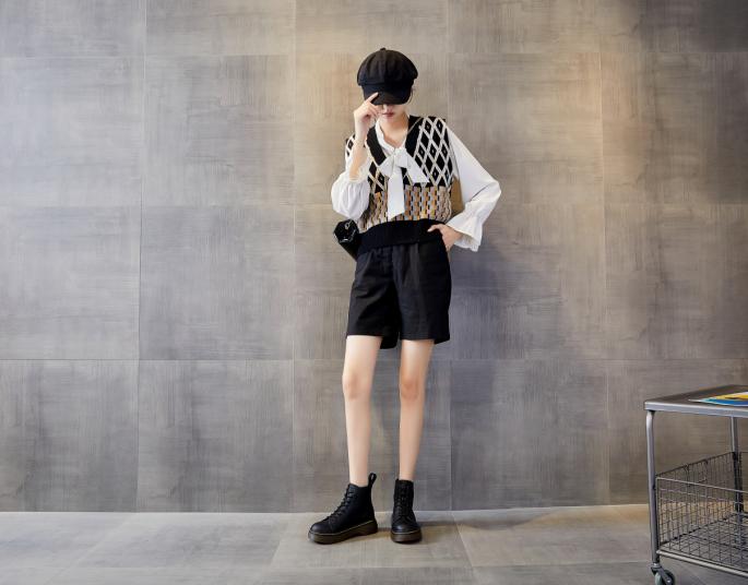 秋冬最火的马丁靴百搭时髦帅炸了,冬季长筒马丁靴穿搭小个子