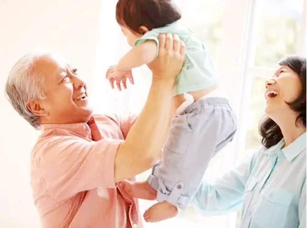 有了孩子后该谁带孩子,带孩子是爷爷奶奶还是姥姥姥爷带