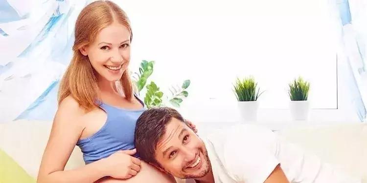 孕早期叶酸该如何补充每天摄入量,孕妇缺乏叶酸的危害及叶酸的来源