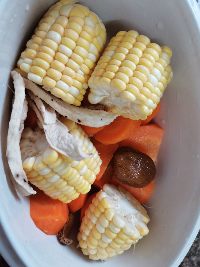 清蒸多宝鱼的正确方法,清蒸多宝鱼先放酱油还是先淋热油