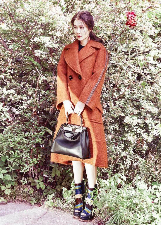 孙艺珍金智秀最相似的图片,崔智友同款风衣