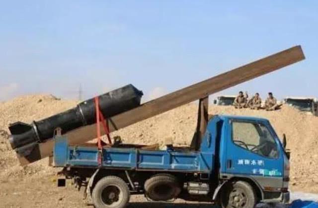 弓弩射火箭弹、煤气罐炮、钢管大狙,细数各种DIY*器武**