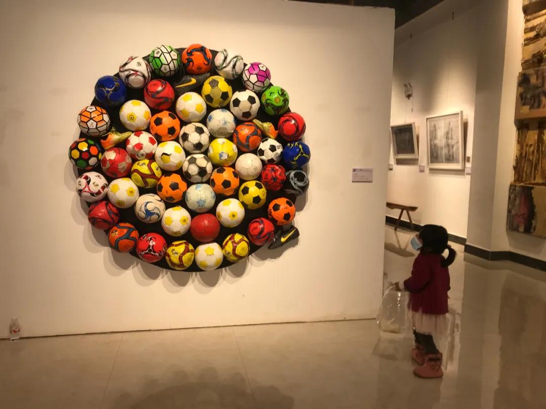 娲睙鑹烘湳璁哄潧,娲睙鏍囧織璁捐