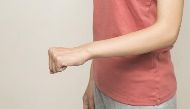 受伤更要正确动！谭中医教你5招加速手腕恢复