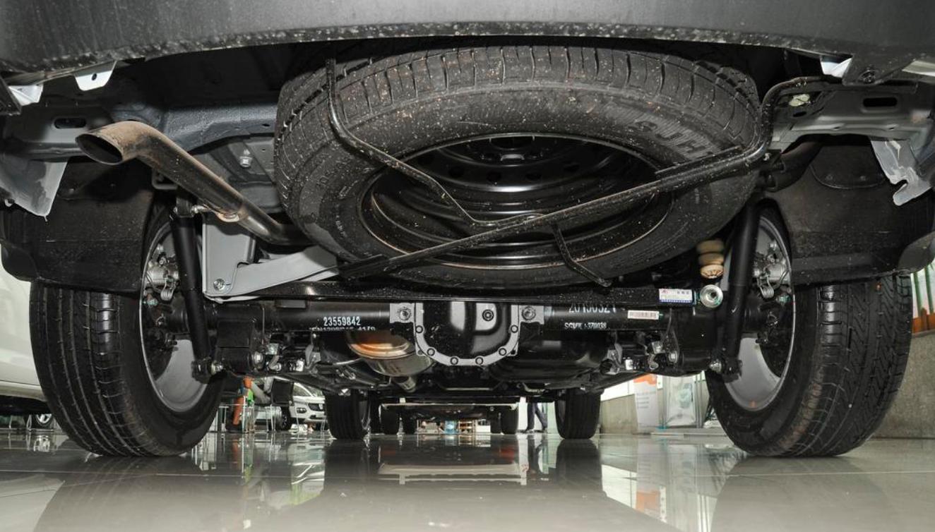 长安cs75plus和五菱宏光s3,五菱宏光s3买1.5l和1.5t哪个好