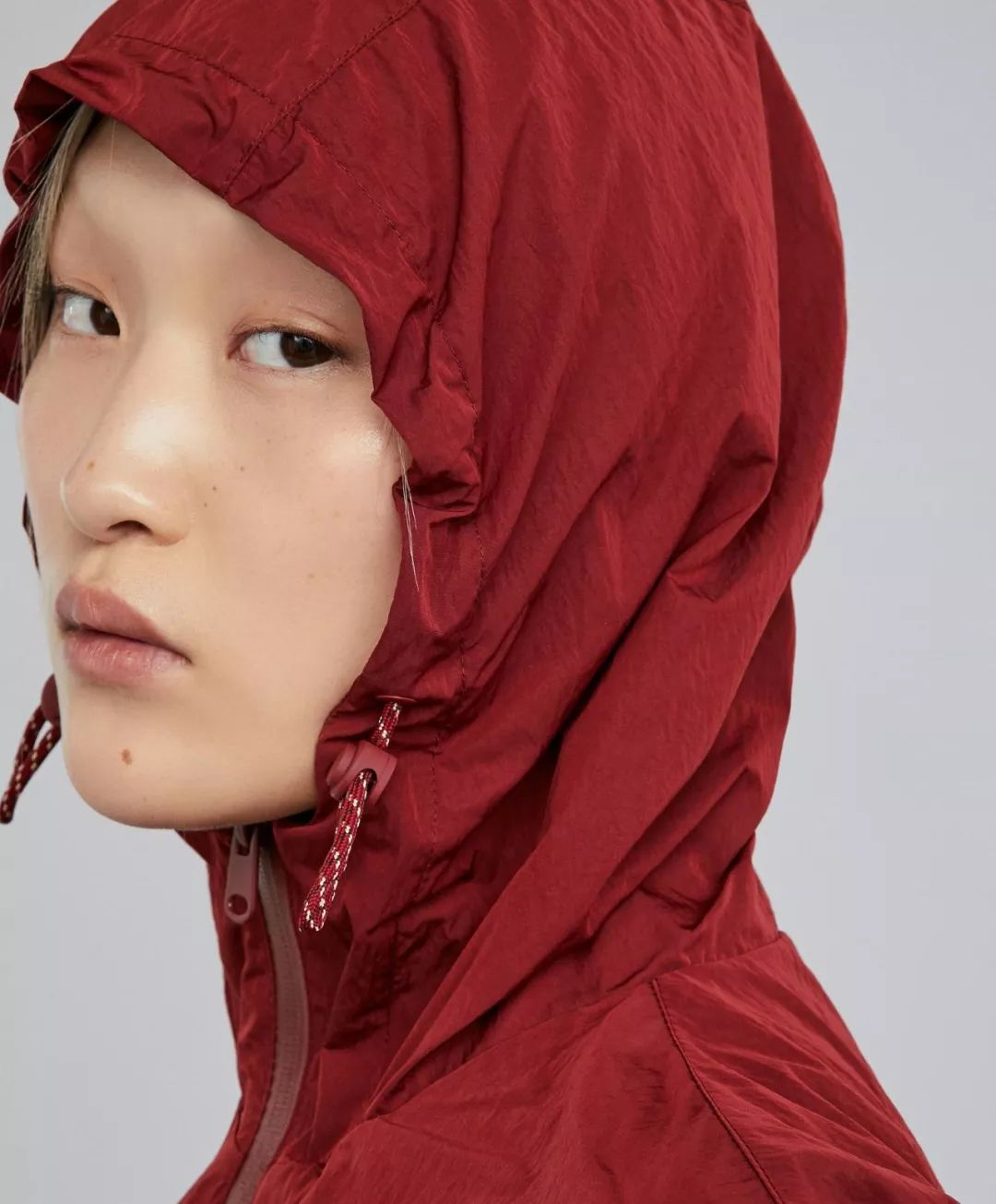 除了NIKE、ADIDAS，女生还有哪些值得入手的运动单品？