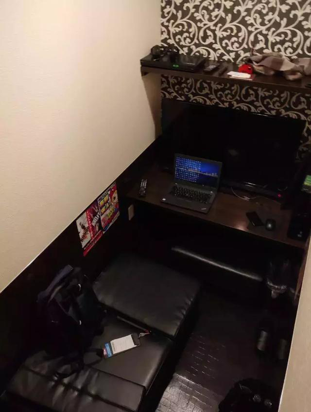 在岛国的网吧过夜是一种怎样的体验?