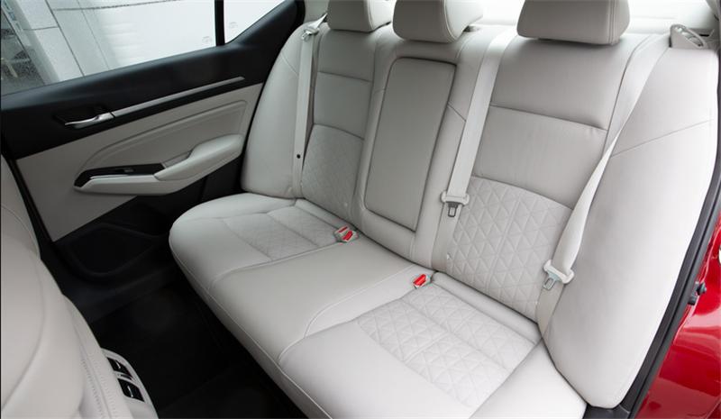 新天籁2023款驾驶测评,天籁2.0自吸2021款试驾第一视角