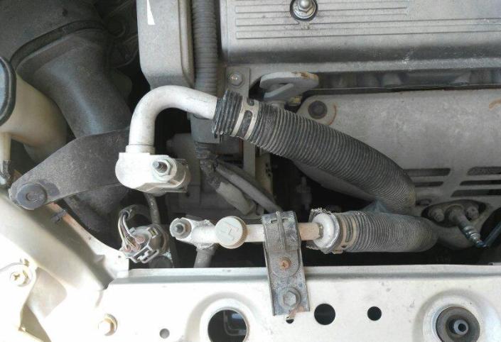 汽车空调明明加雪种了还是不够冷,汽车空调不冷和加的雪种有关系吗