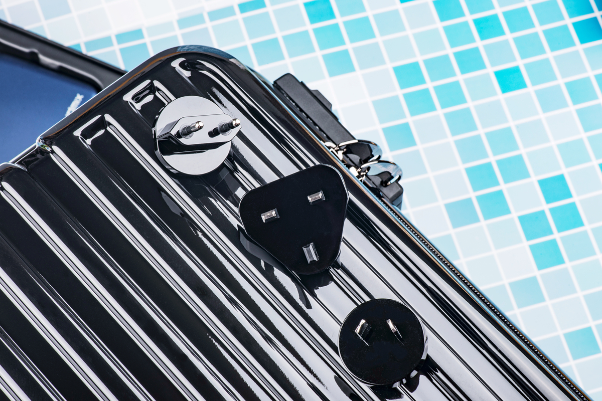 出国游带什么移动电源？IDMIX大麦三合一超级旅行充，一个够了