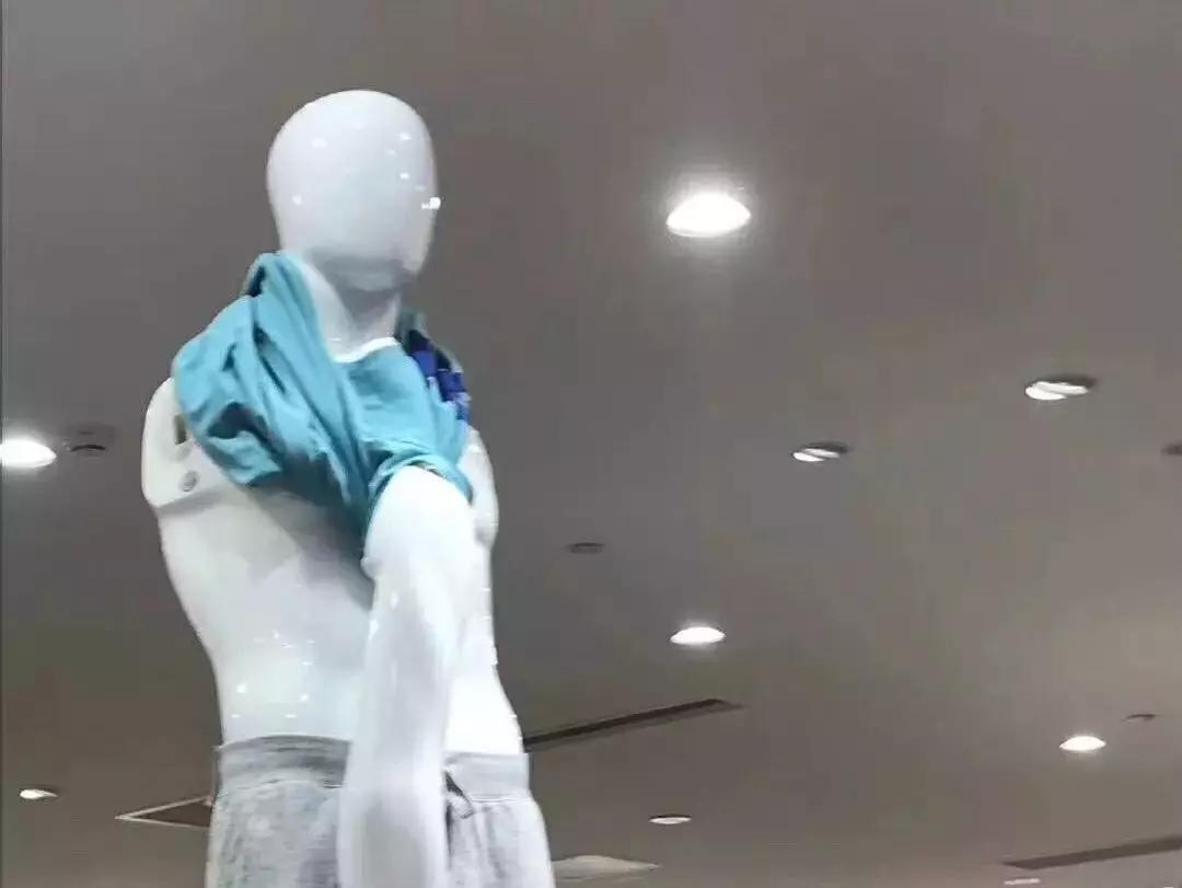 优衣库2023kaws联名中国,优衣库kaws联名6号还上新吗