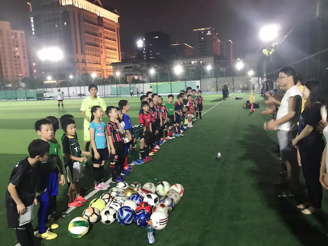 她，来过他的绿茵场