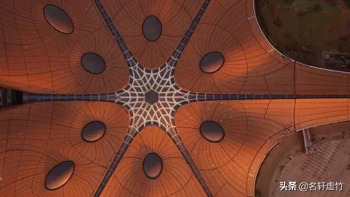 扎哈哈迪德设计了北京大兴机场,扎哈遗作北京大兴机场