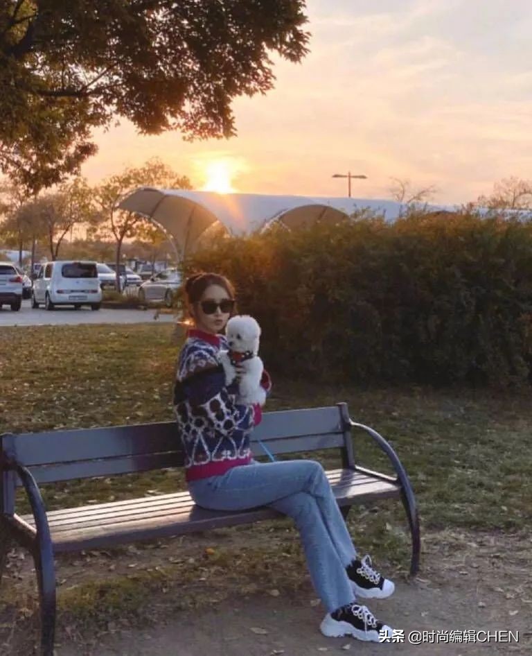 林允儿最新私服照曝光,林允儿休闲装扮穿出女神范儿