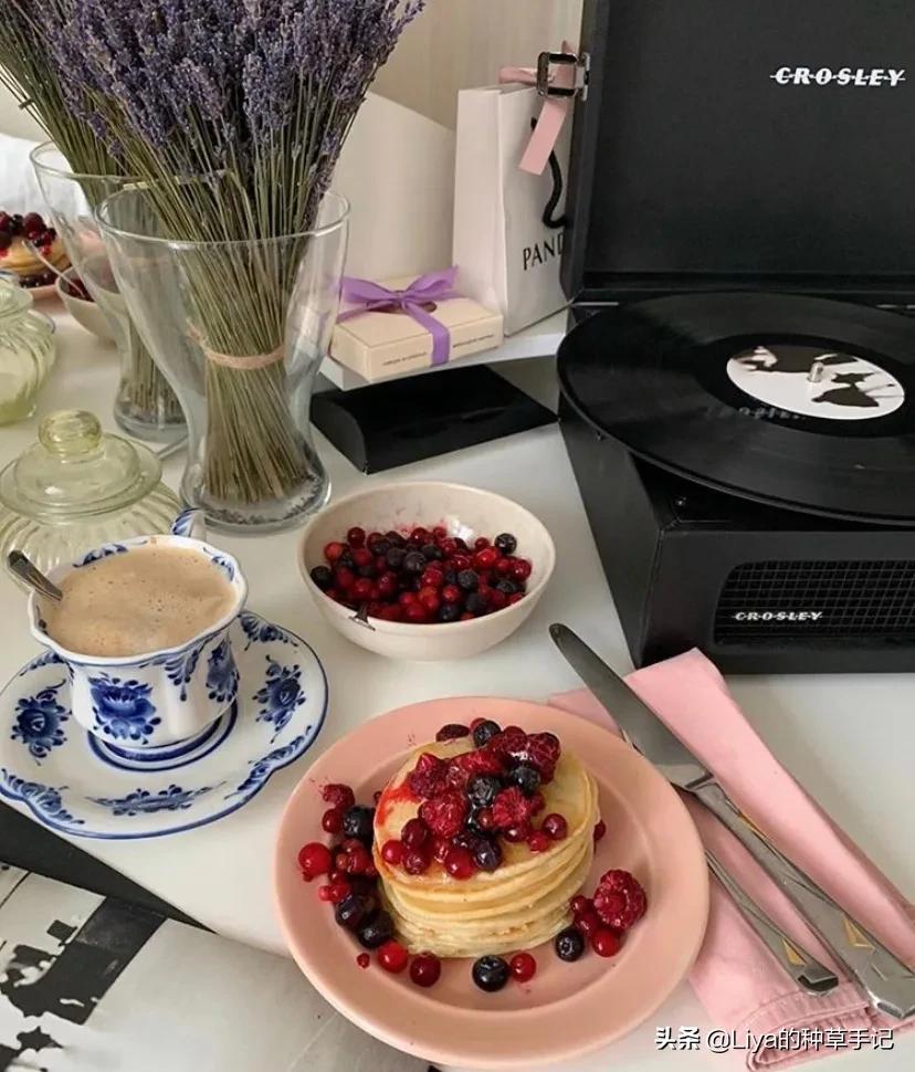 女人爱买衣服是不是一种病,爱买衣服爱打扮的女人