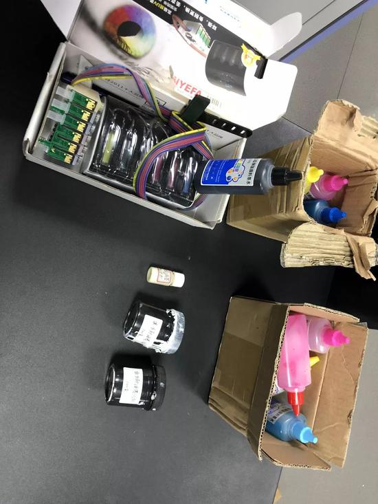 上饶一男子收到*币假**自认为是“商机”租房造*币假**