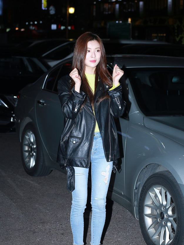 李光洙李先彬商业合作情侣,李光洙李先彬穿情侣服