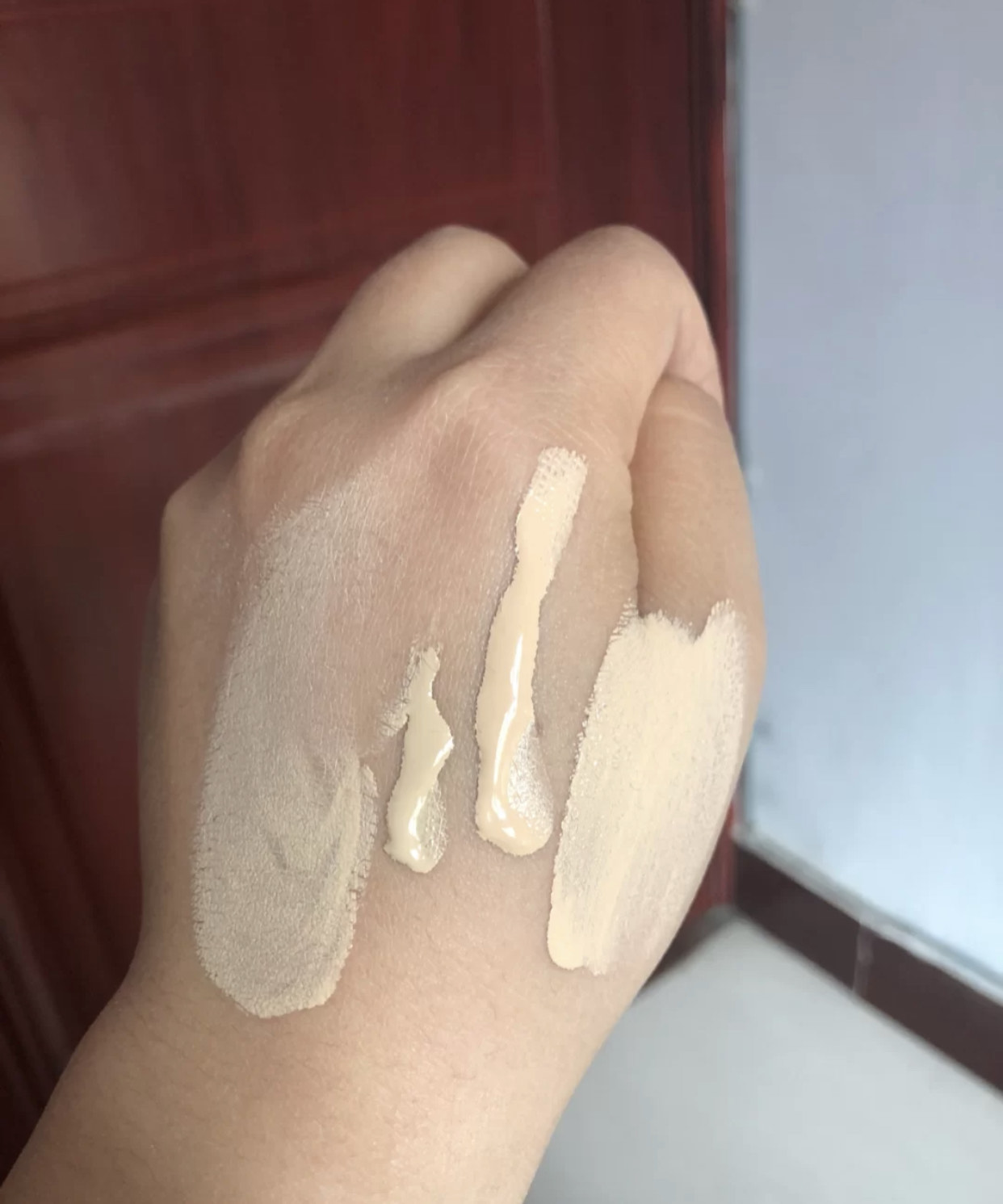 兰蔻粉底液小气泡遮瑕持久,兰蔻和ysl粉底液哪个适合干皮遮瑕