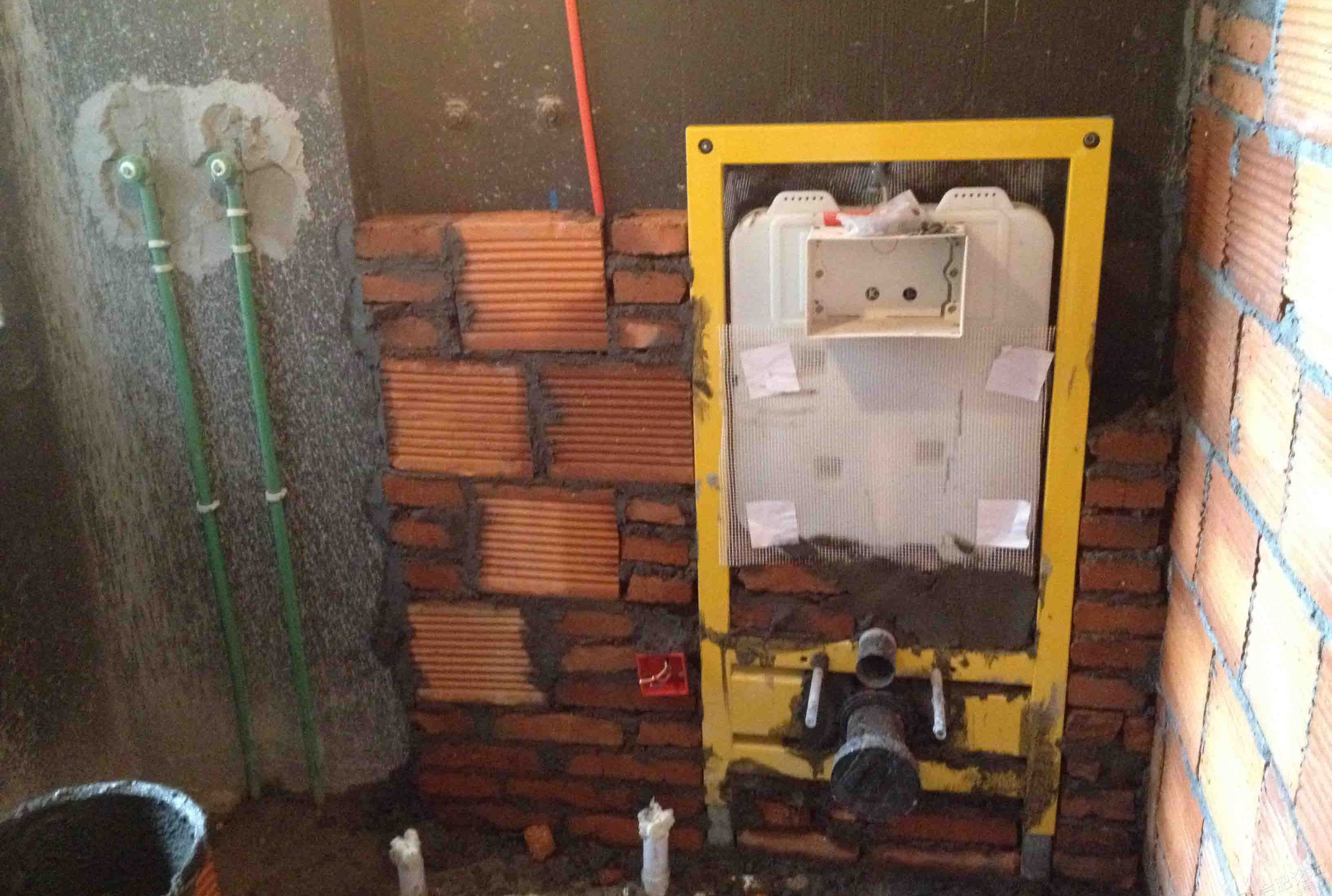 马桶位置不合理卫生间怎么布局,马桶不合理想移位怎么办