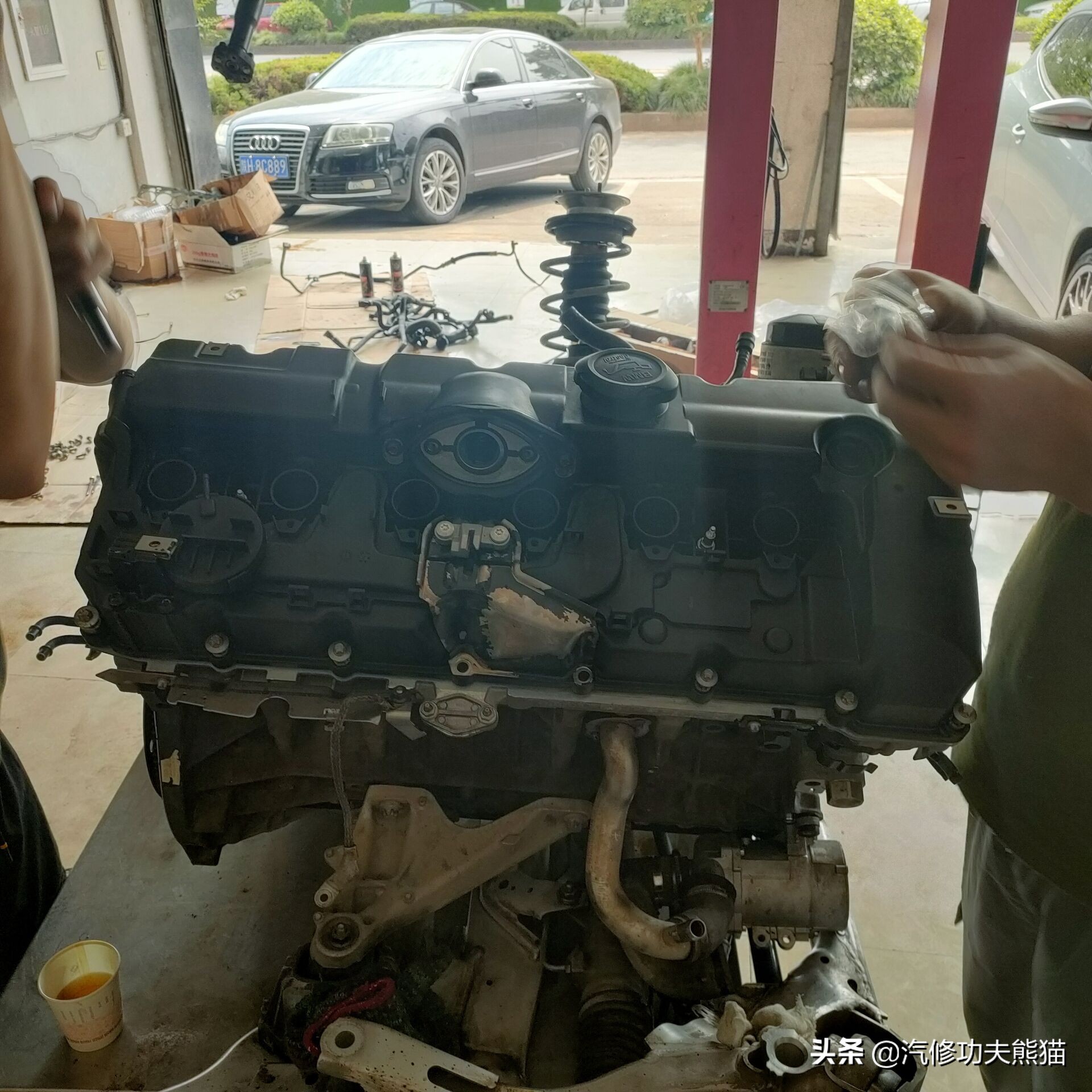 宝马e90325i2007款,宝马e90漏机油通病