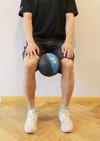 静蹲正确做法,靠墙蹲静蹲的正确方法视频