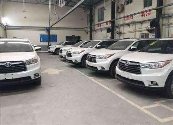 朋友说32万买了一辆宝马X1，喝多了才说出实情：当时买的就10万