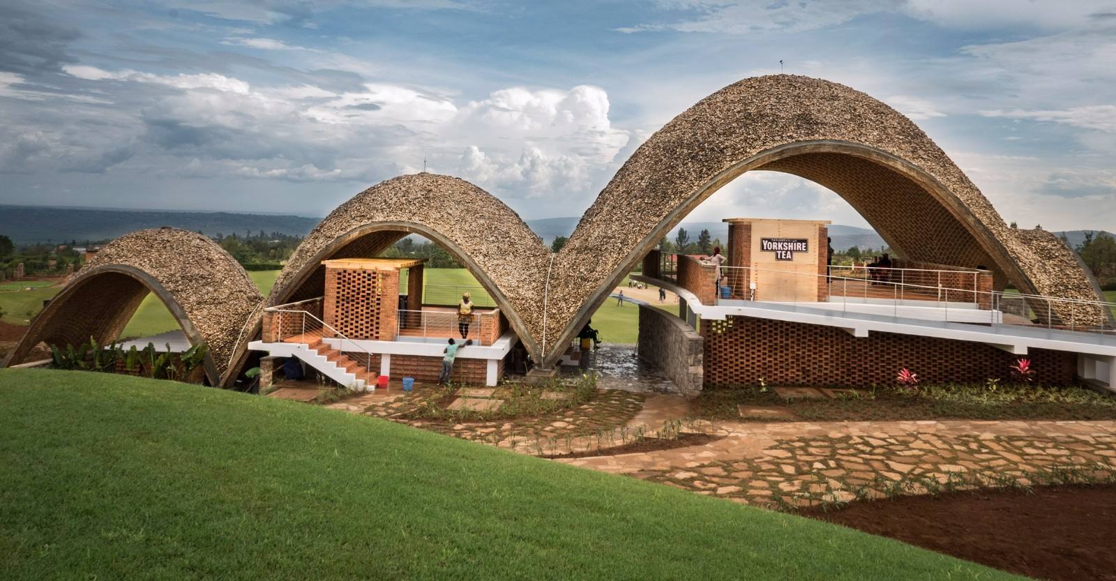 非洲之光卢旺达，用实力证明黑人也能治理好国家