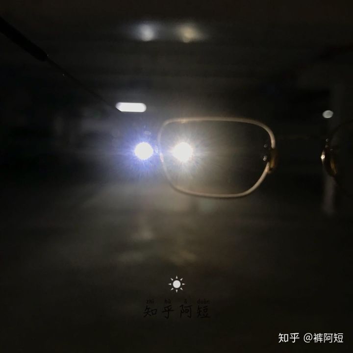 视力散光是怎么引起的,眩光及夜间视力障碍