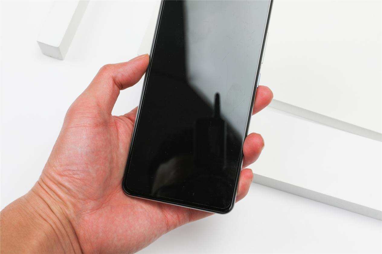 iqoo7传奇版和普通的有什么区别,iqoo7传奇版和普通版的有区别吗