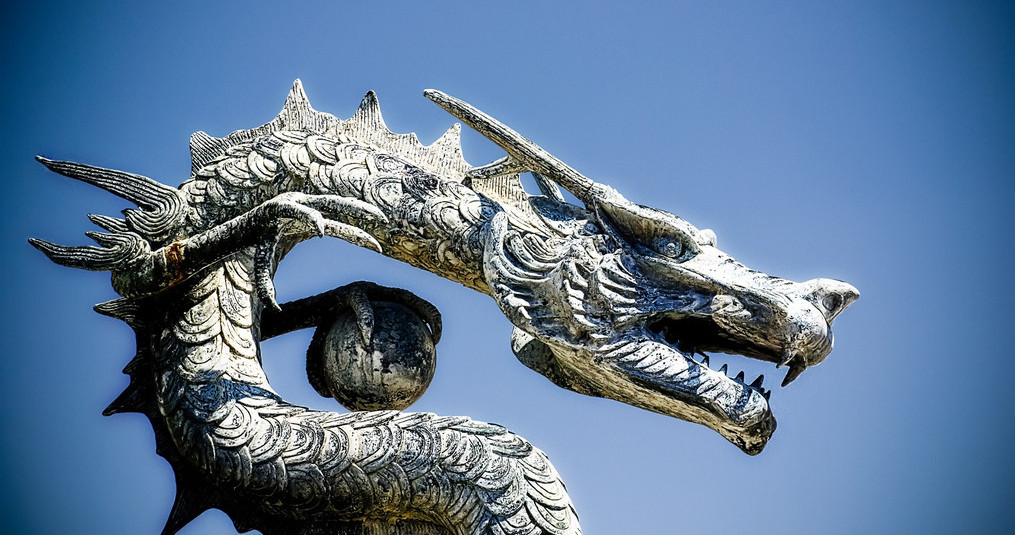 中华第一龙红山玉猪龙,中华第一龙红山玉龙英文介绍