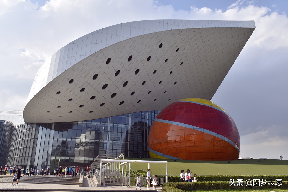 内蒙古自治区27所二本大学排名（含最新录取分数线）