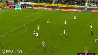 6400万欧小将终爆发！完美戴帽闪耀英超，四年内刷爆多项纪录