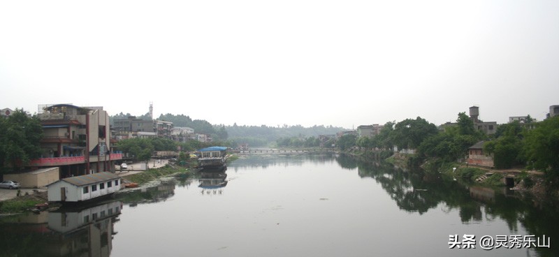 乐山最文化的古镇,乐山苏稽古镇跷脚牛肉的来历