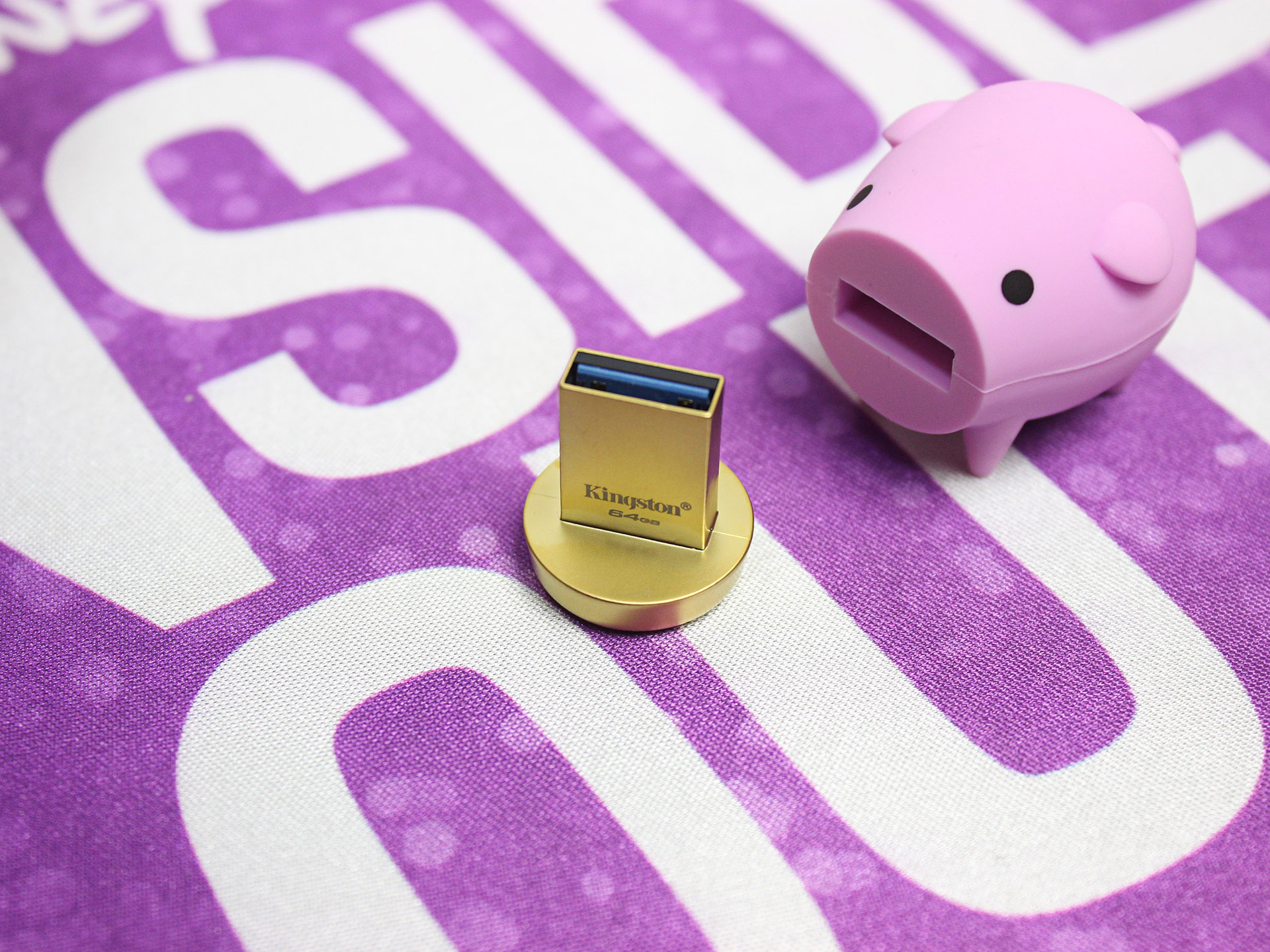 我不是佩奇,金士顿64G猪年生肖U盘悄悄萌到身边