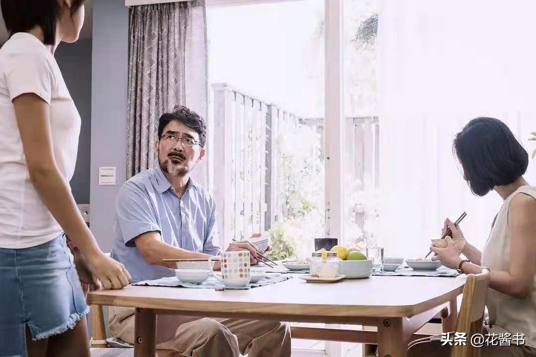 《无声告白》:16岁少女自杀成谜,撕开了病态家庭的欲望呐喊