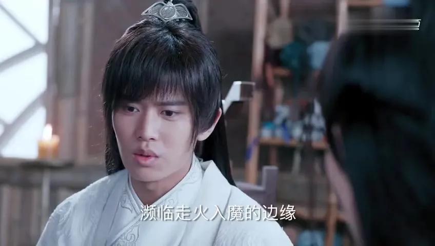 厚刘海遮挡脸型,厚刘海遮住眼睛