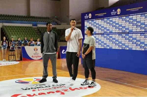 易建联高考第一人交卷,易建联考试不带笔