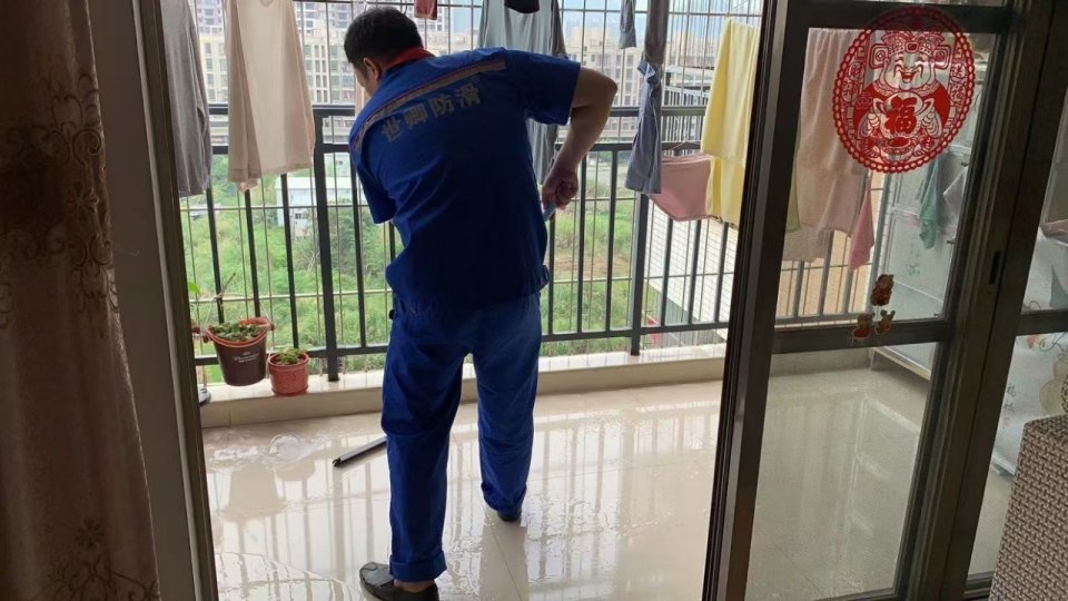 家里地砖太滑怎么处理,家里地砖太滑怎么改装