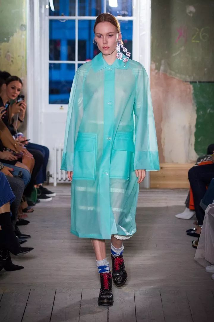 riccardotisci去哪儿了,riccardotisci2019春夏设计款