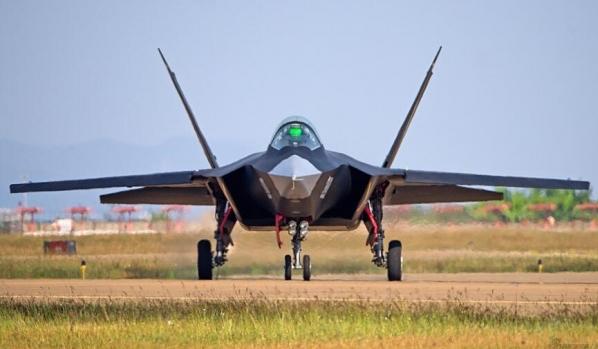 沈飞可能重新设计舰载机吗,沈飞四代舰载机最新消息