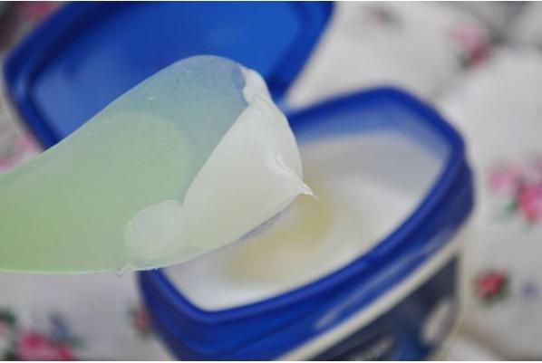 再昂贵的口红也只是点缀,遮盖深唇纹最好的口红