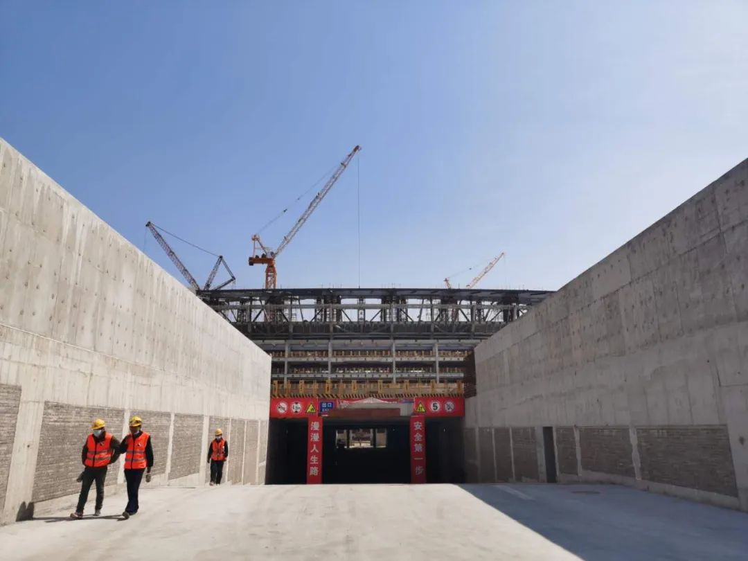 浦东白玉碗足球场,上海首座专业足球场