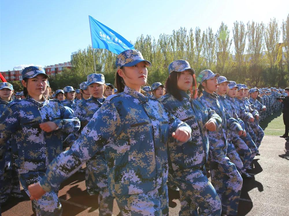 阜新高等专科学校隆重举行2020-2021学年度开学典礼暨新生军训闭营式