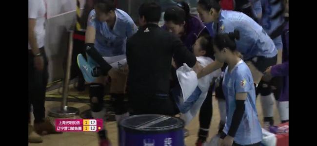 中国女排丁霞伤病恢复训练,辽宁女排丁霞