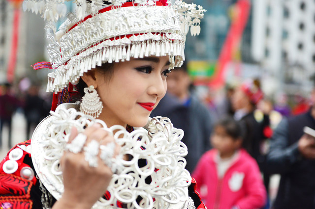 佩戴银饰变黑的原因,佩戴银饰有什么讲究