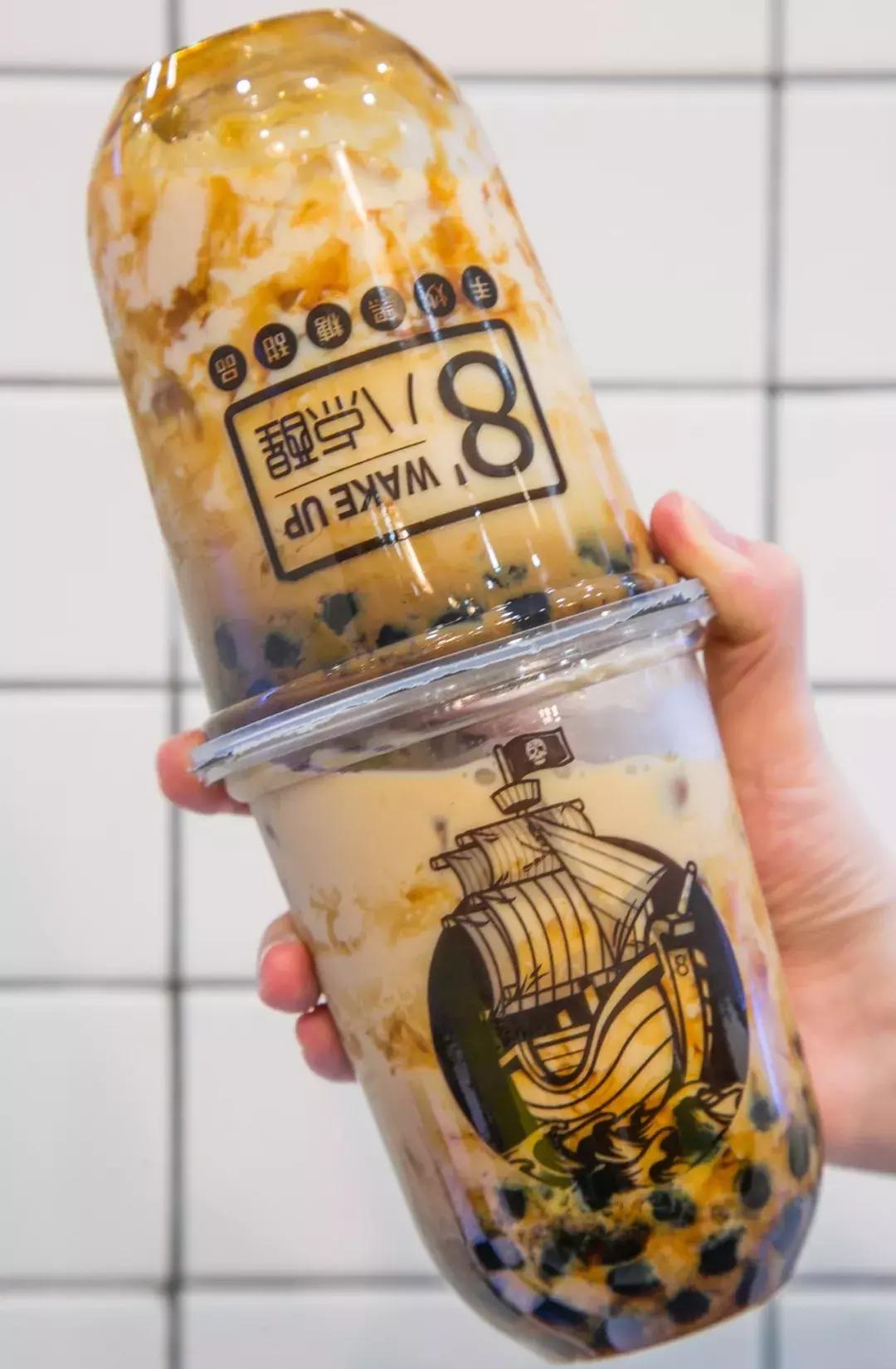 曝光！奶茶界Gucci新出了款“饱饱茶”，连续10天买1送1！