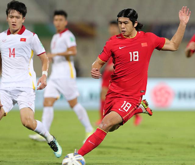 洛国富武磊最新消息,洛国富拥抱武磊